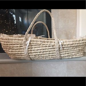 Baby Moses Basket Carrier + Sleeper